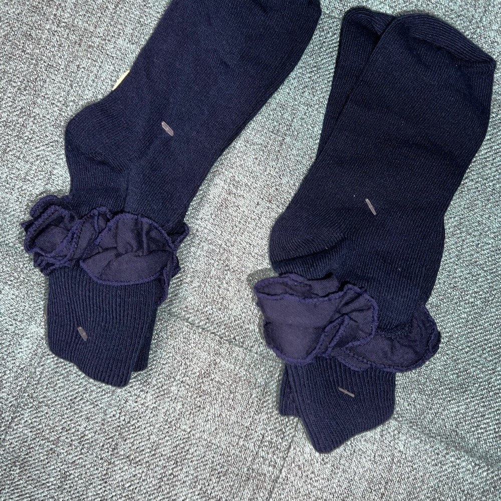 Little Girls Medium Ruffled Socks.  Colors-Variety - Picture 5 of 6